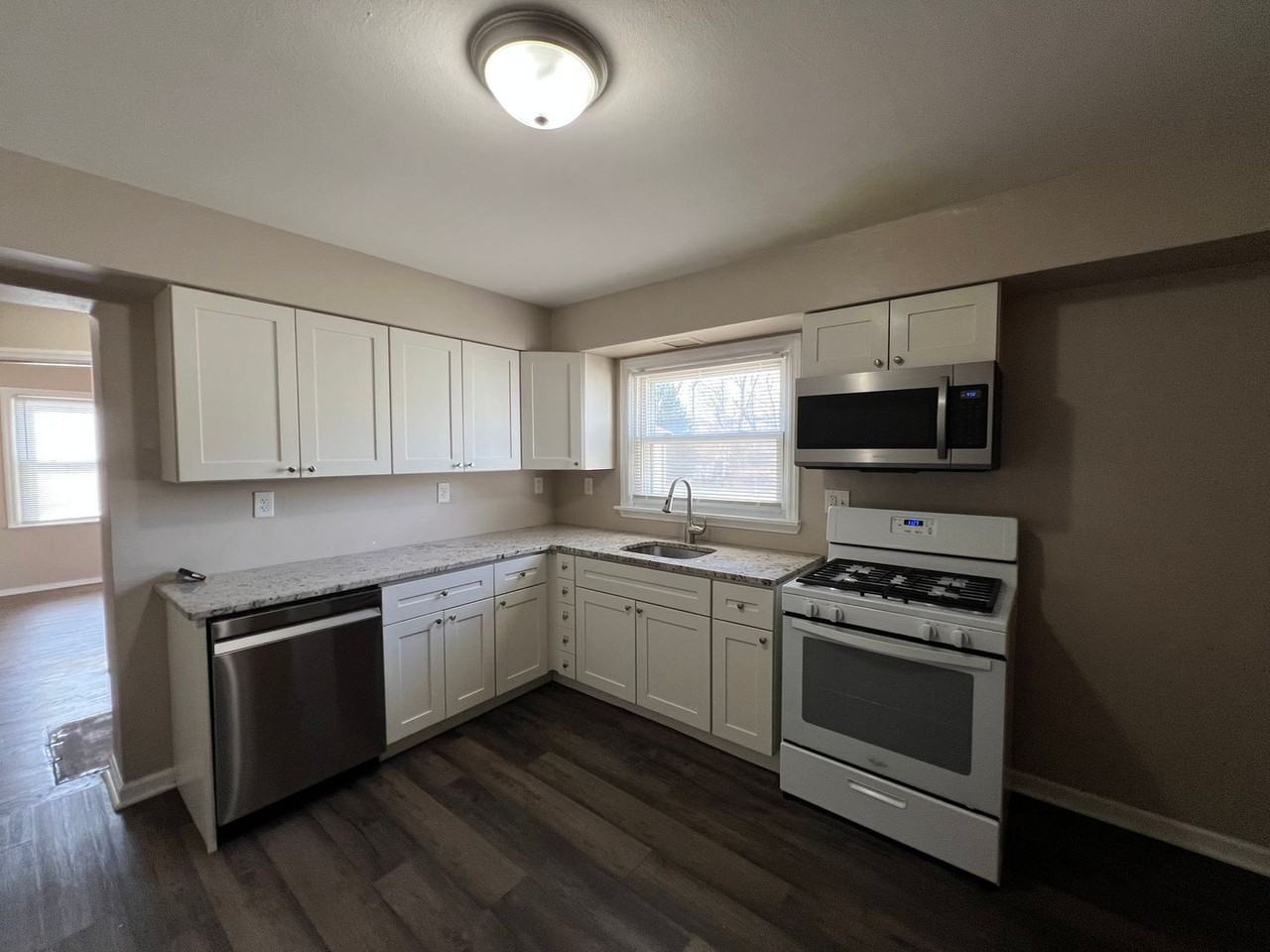 4367 Boswell Ave - Photo 2 of 10