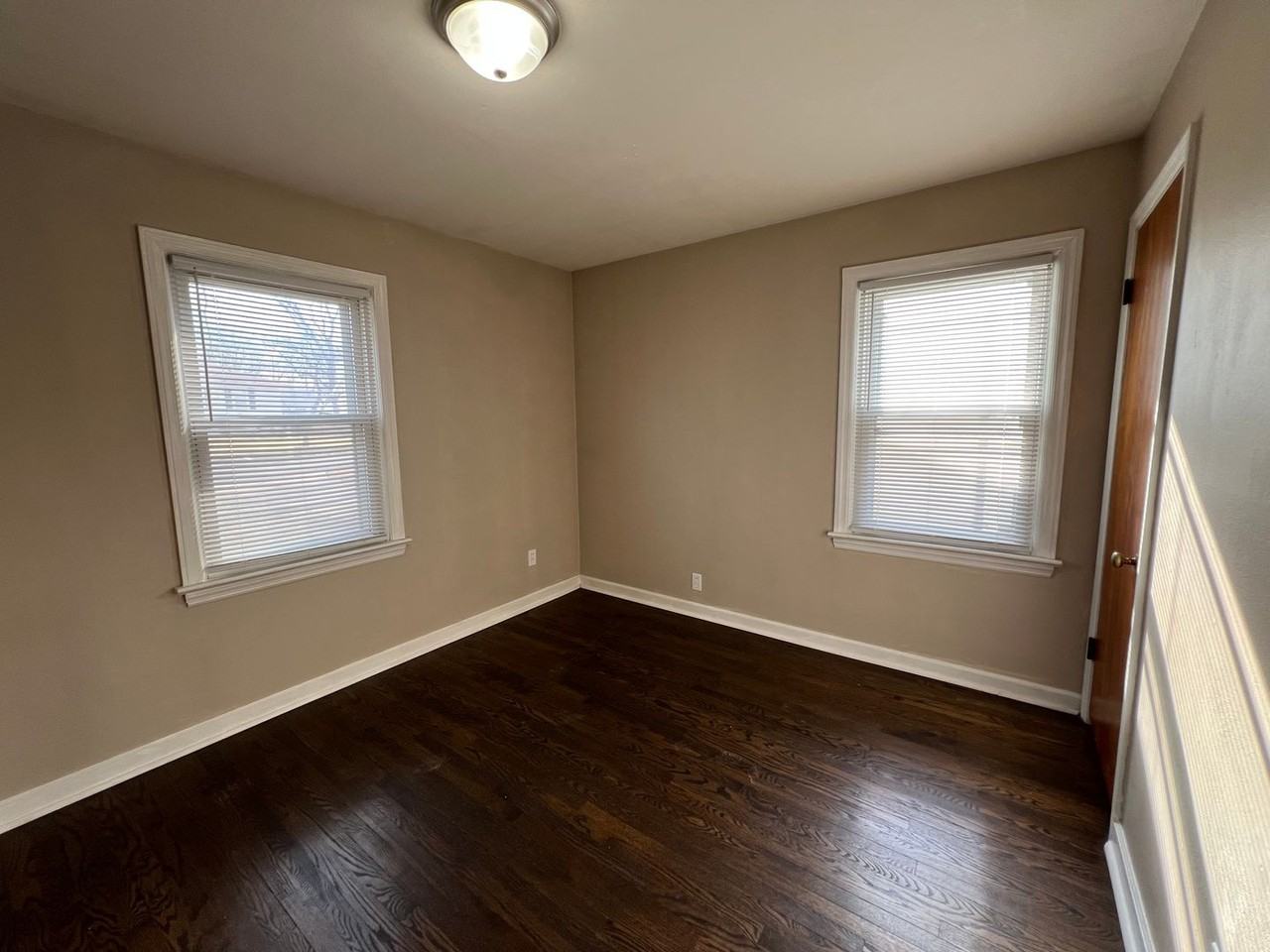 4367 Boswell Ave - Photo 5 of 10