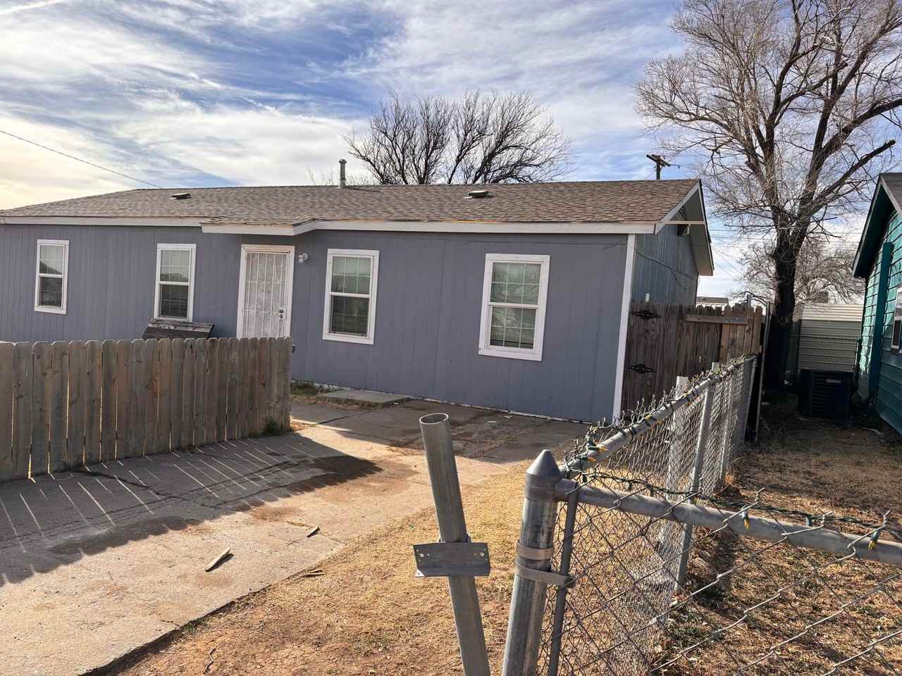 1101 Bluebell St - Photo 2 of 10