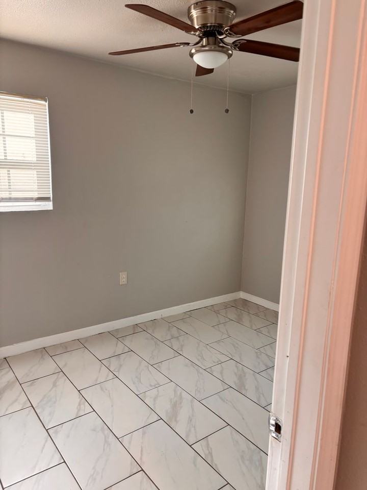 1101 Bluebell St - Photo 3 of 10