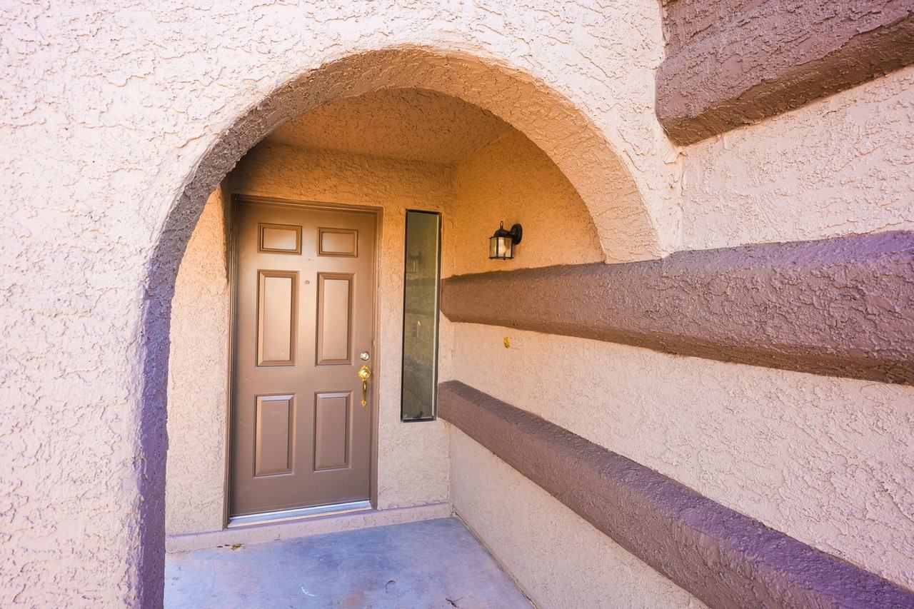 6641 Chardonay Way - Photo 3 of 39