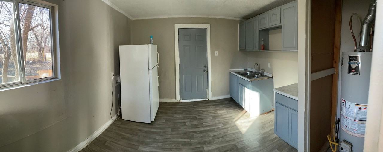 2625 S Fees St - Photo 5 of 14