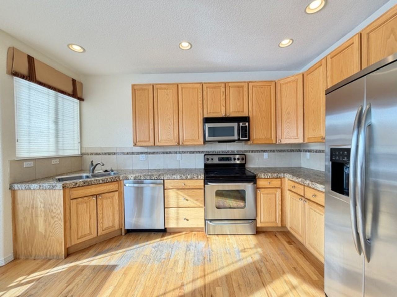 6454 Umber Cir - Photo 4 of 39