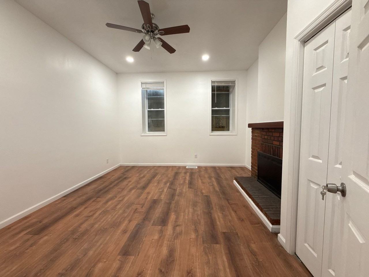 318 N Paca St - Photo 3 of 7