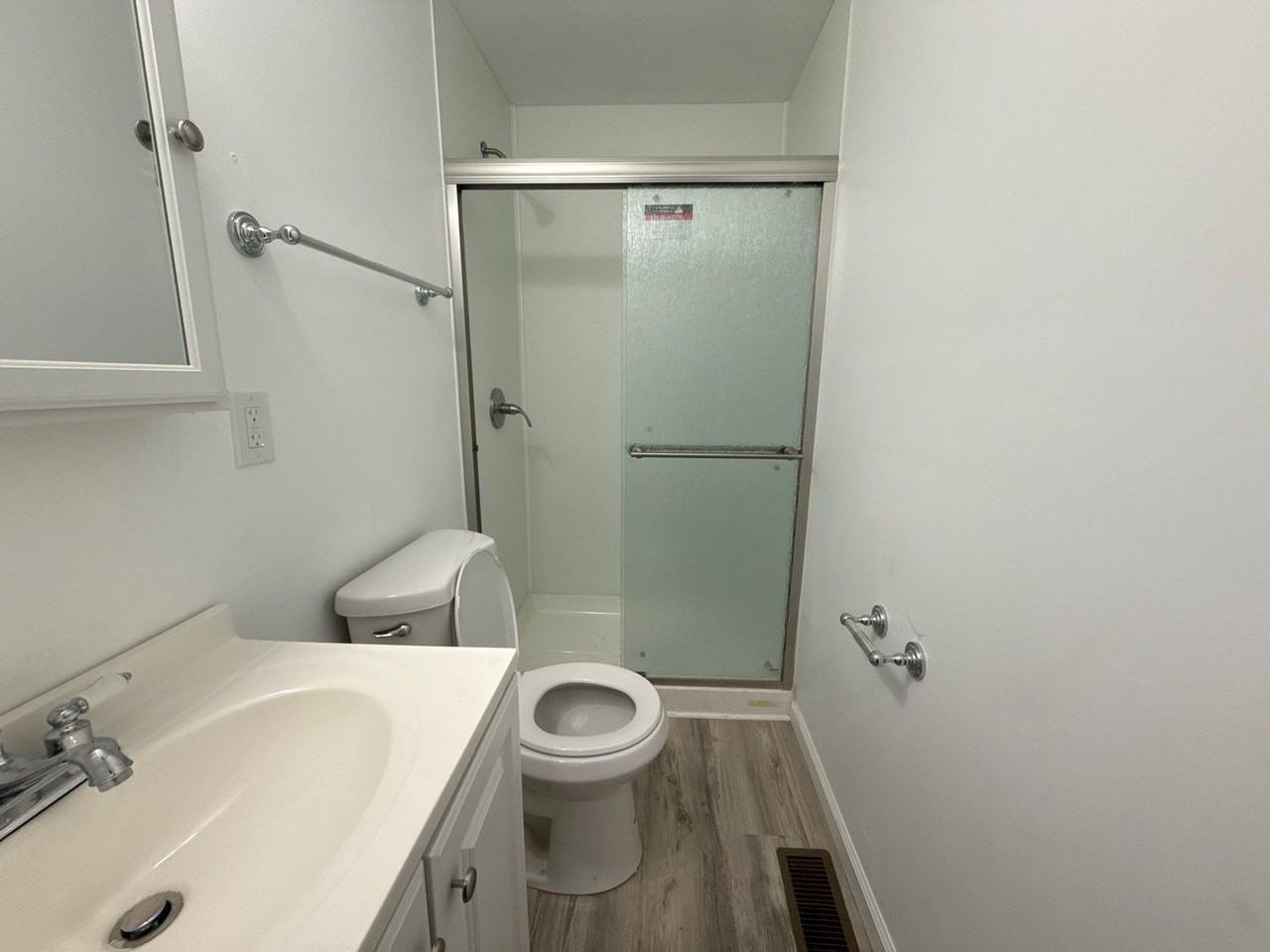 318 N Paca St - Photo 4 of 7