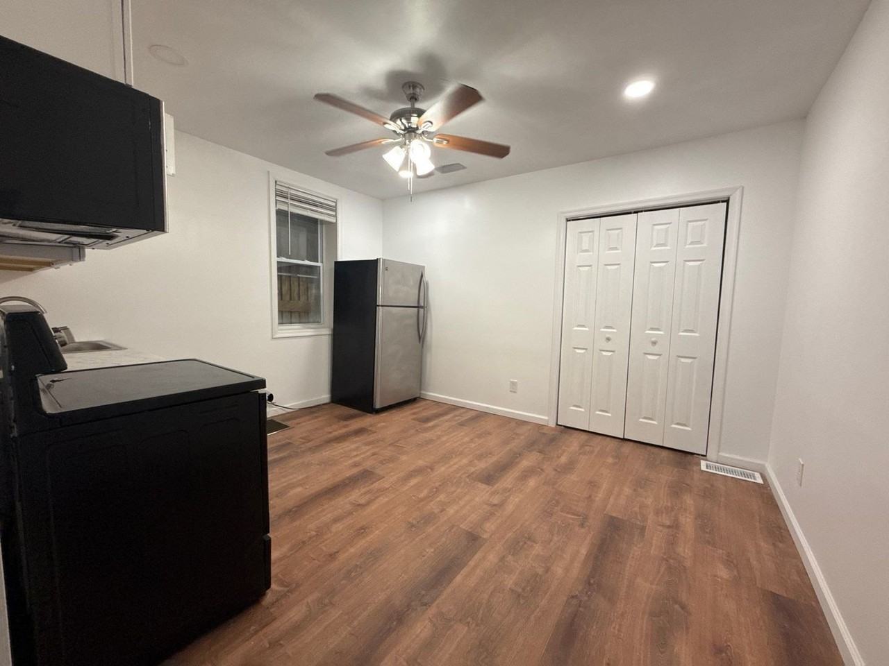 318 N Paca St - Photo 5 of 7