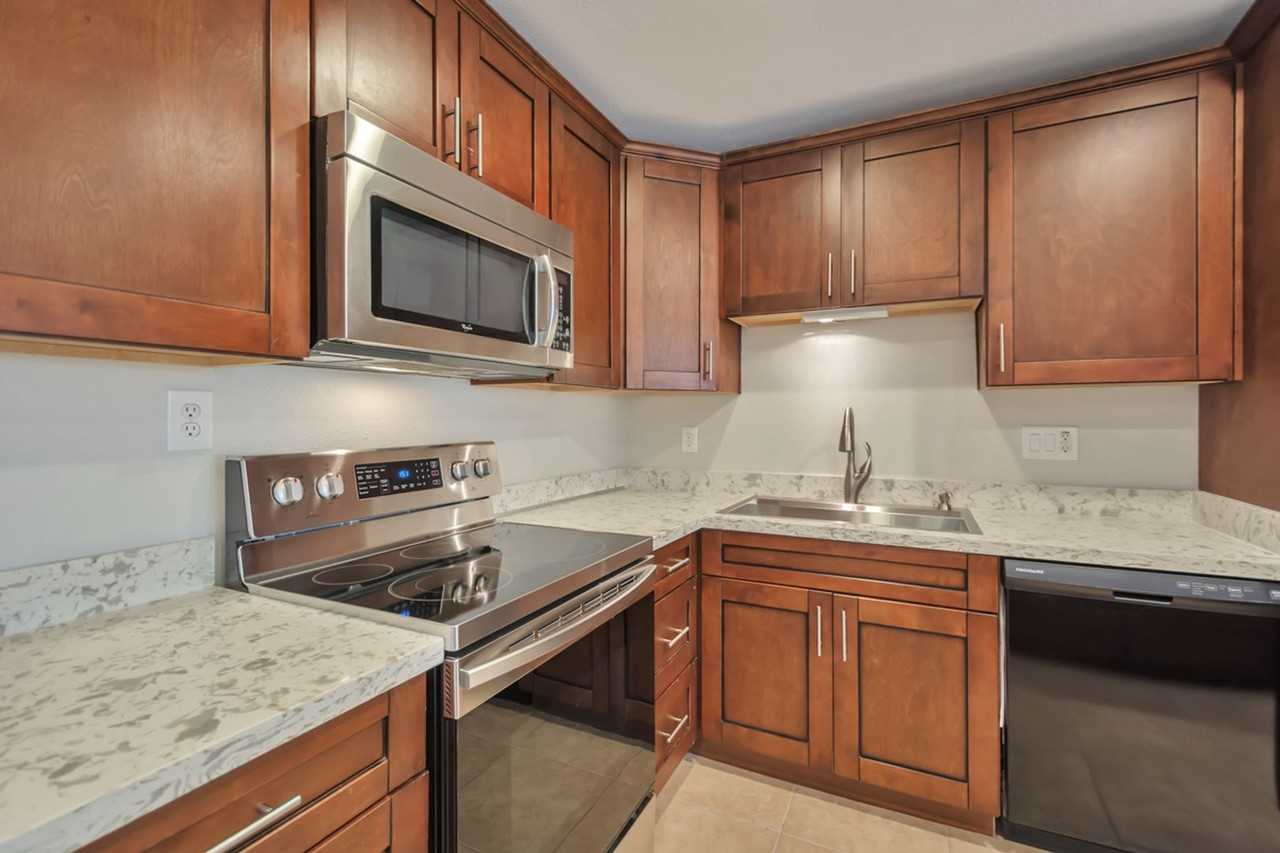 924 E Wesleyan Dr - Photo 2 of 26