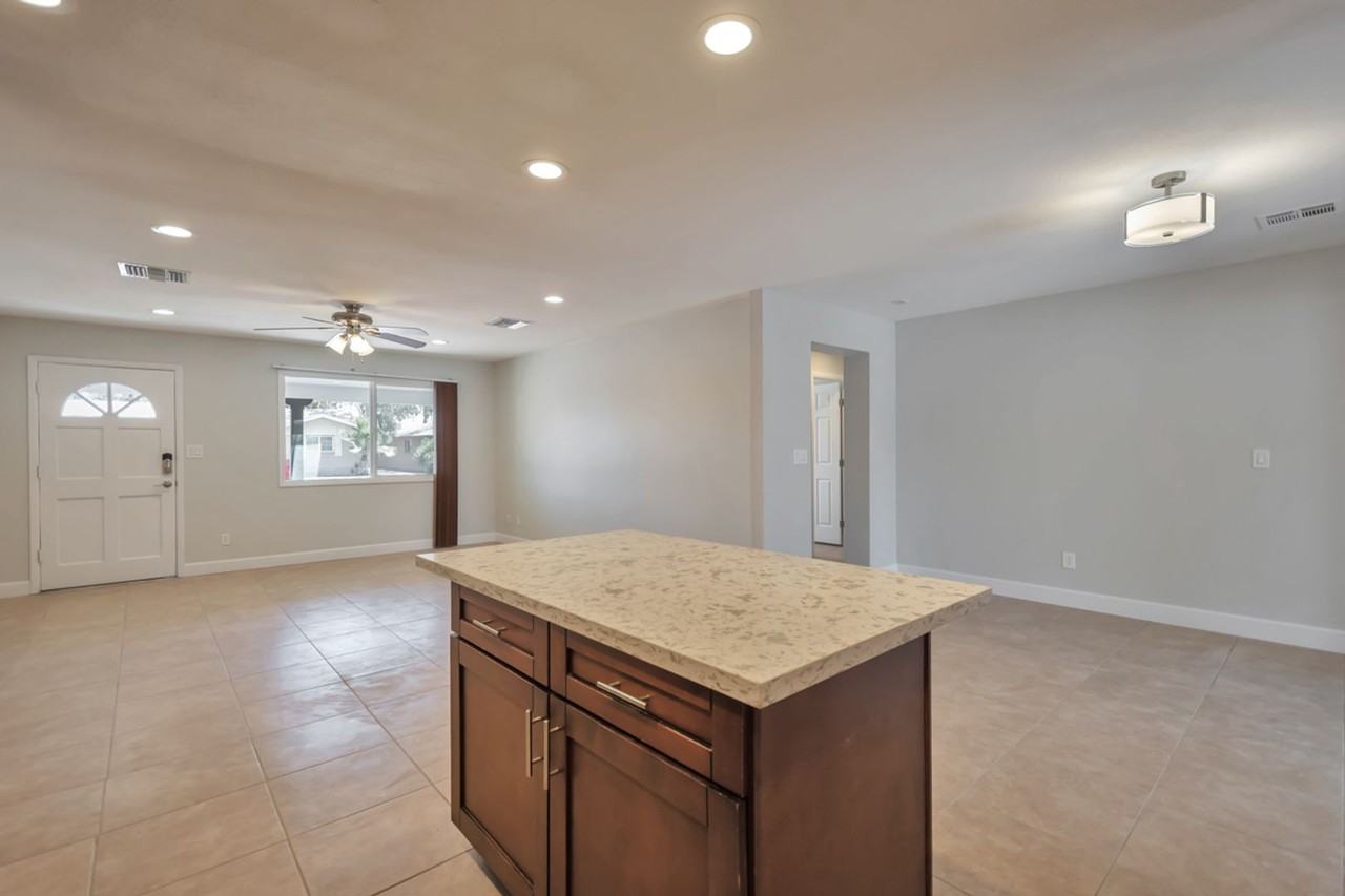 924 E Wesleyan Dr - Photo 5 of 26