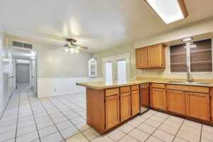 featured image of 727 E Vista Del Cerro Dr