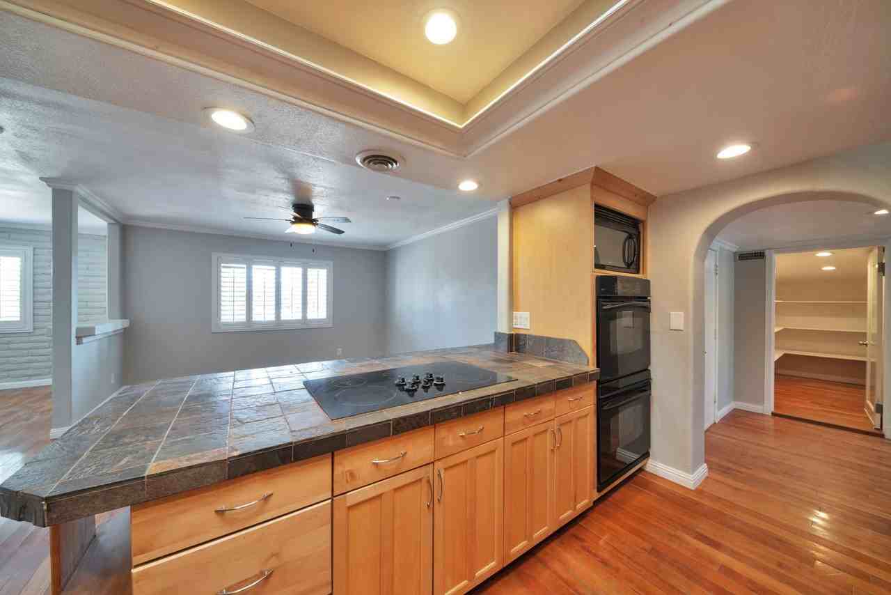 4800 S La Rosa Dr - Photo 5 of 29