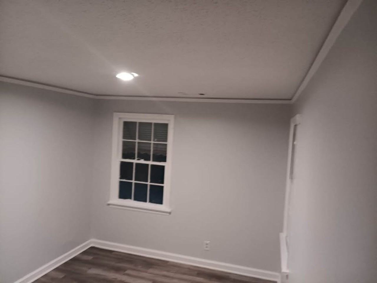 215 Dunn Dr - Photo 3 of 10