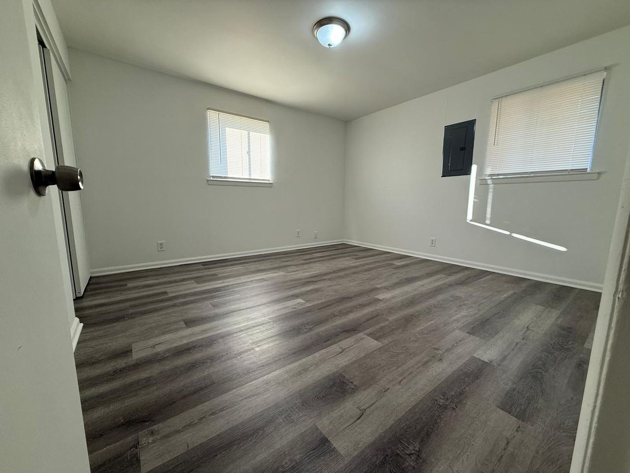 426 Brookview Dr - Photo 7 of 12