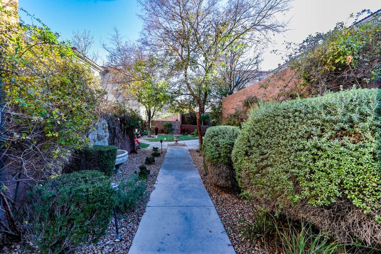 10573 Olympic Pine Dr - Photo 2 of 39