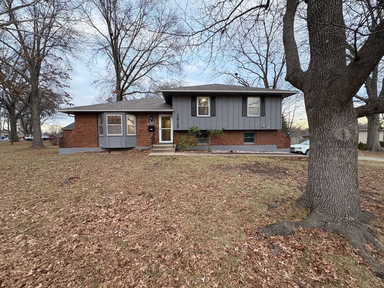 12725 Bristol Ave - Photo 2 of 24