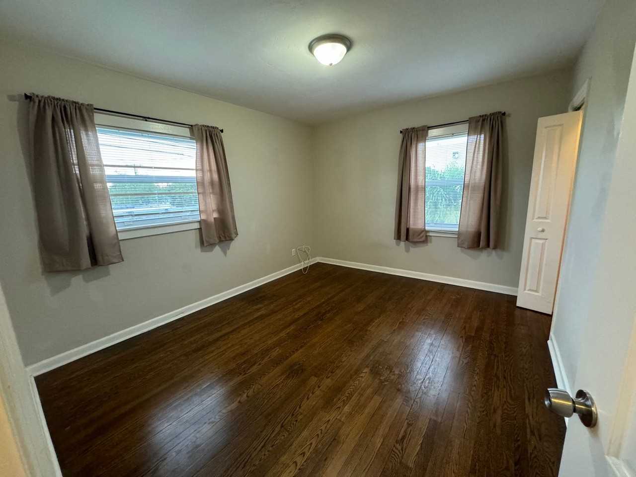 509 6th Ave N - Photo 4 of 11