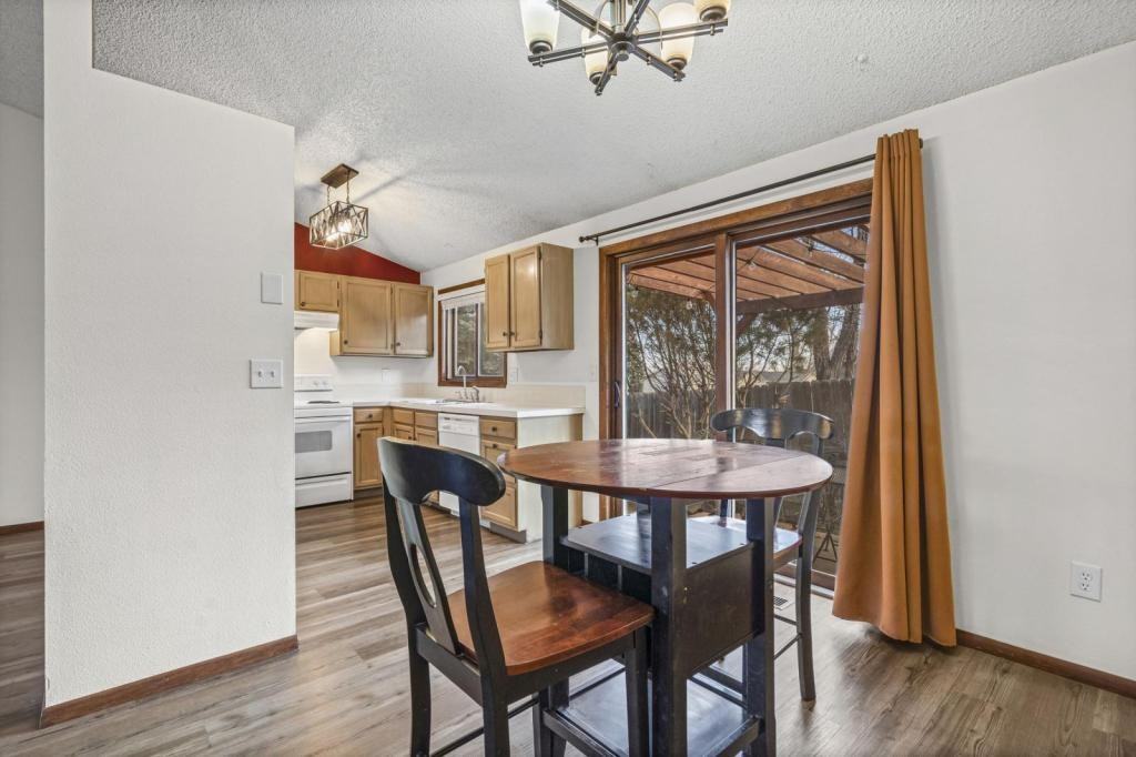 2264 Danielle Ct - Photo 6 of 18