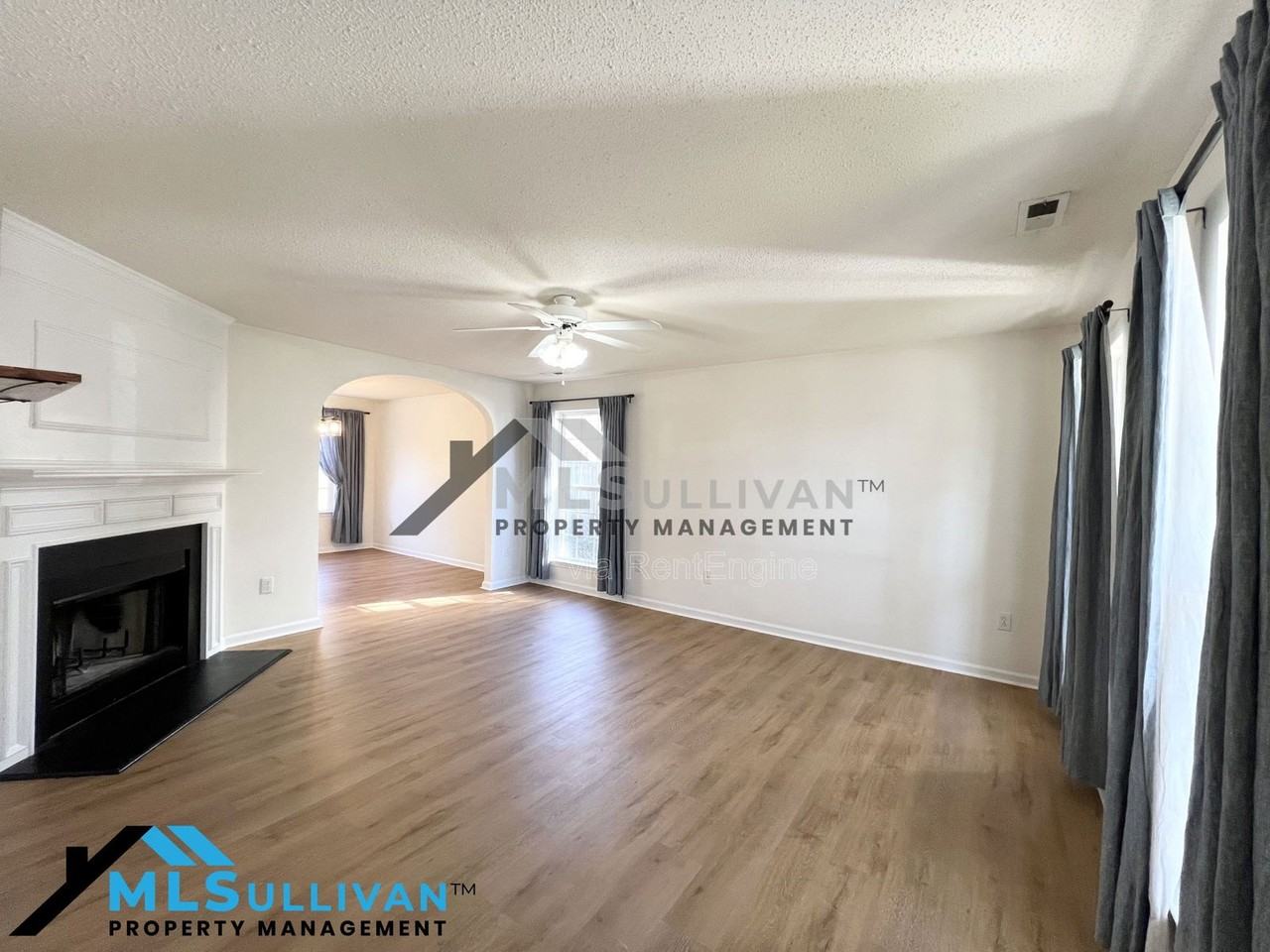 4504 Conklin Dr - Photo 6 of 48