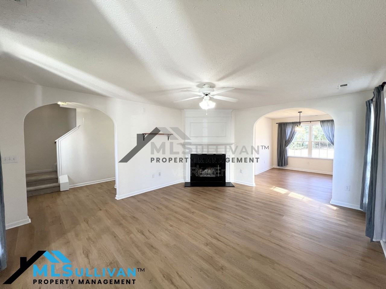 4504 Conklin Dr - Photo 7 of 48