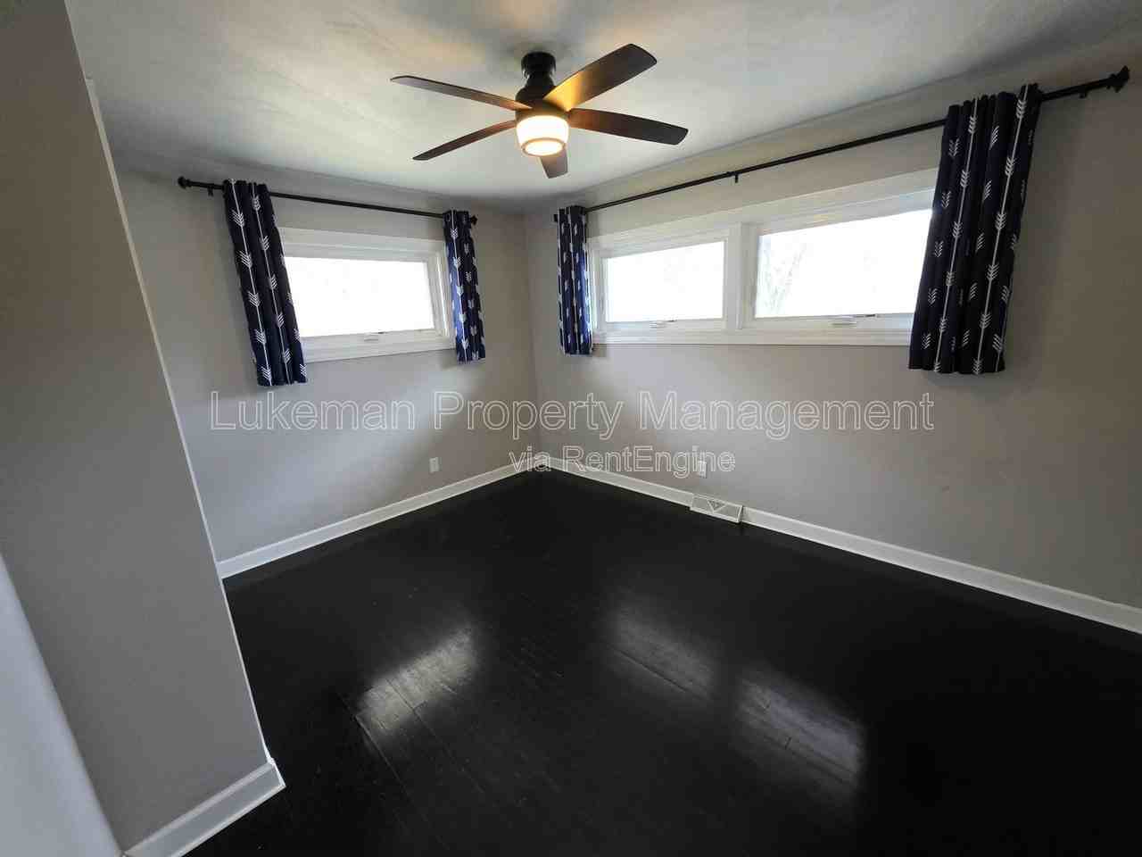 140 Parkridge Dr - Photo 7 of 10