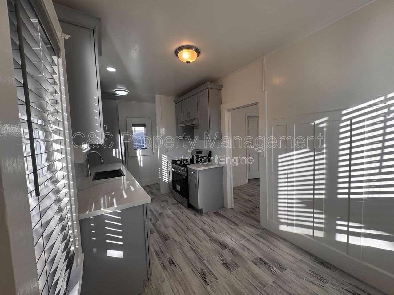 817 Wainwright St - Photo 4 of 18