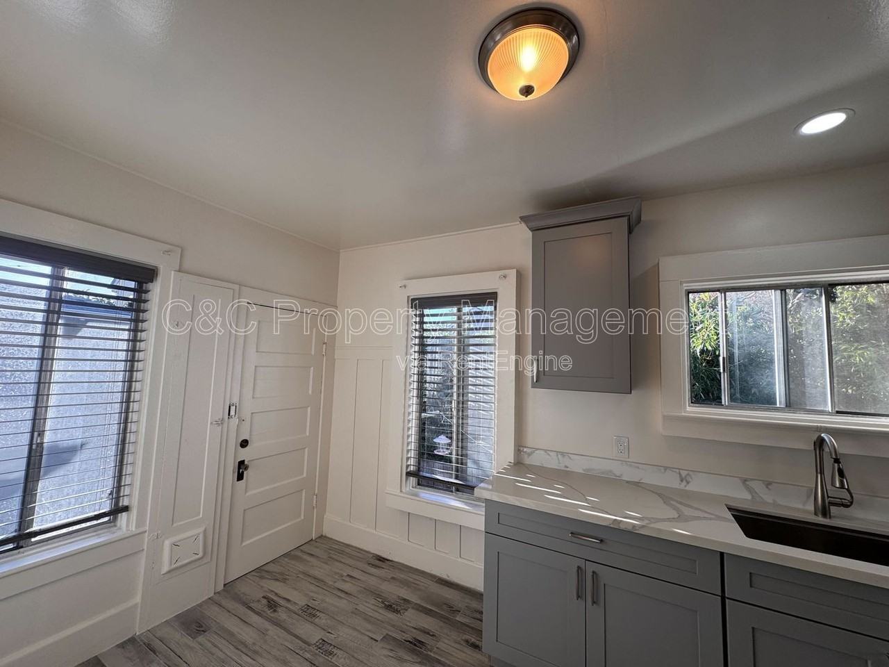 817 Wainwright St - Photo 6 of 18