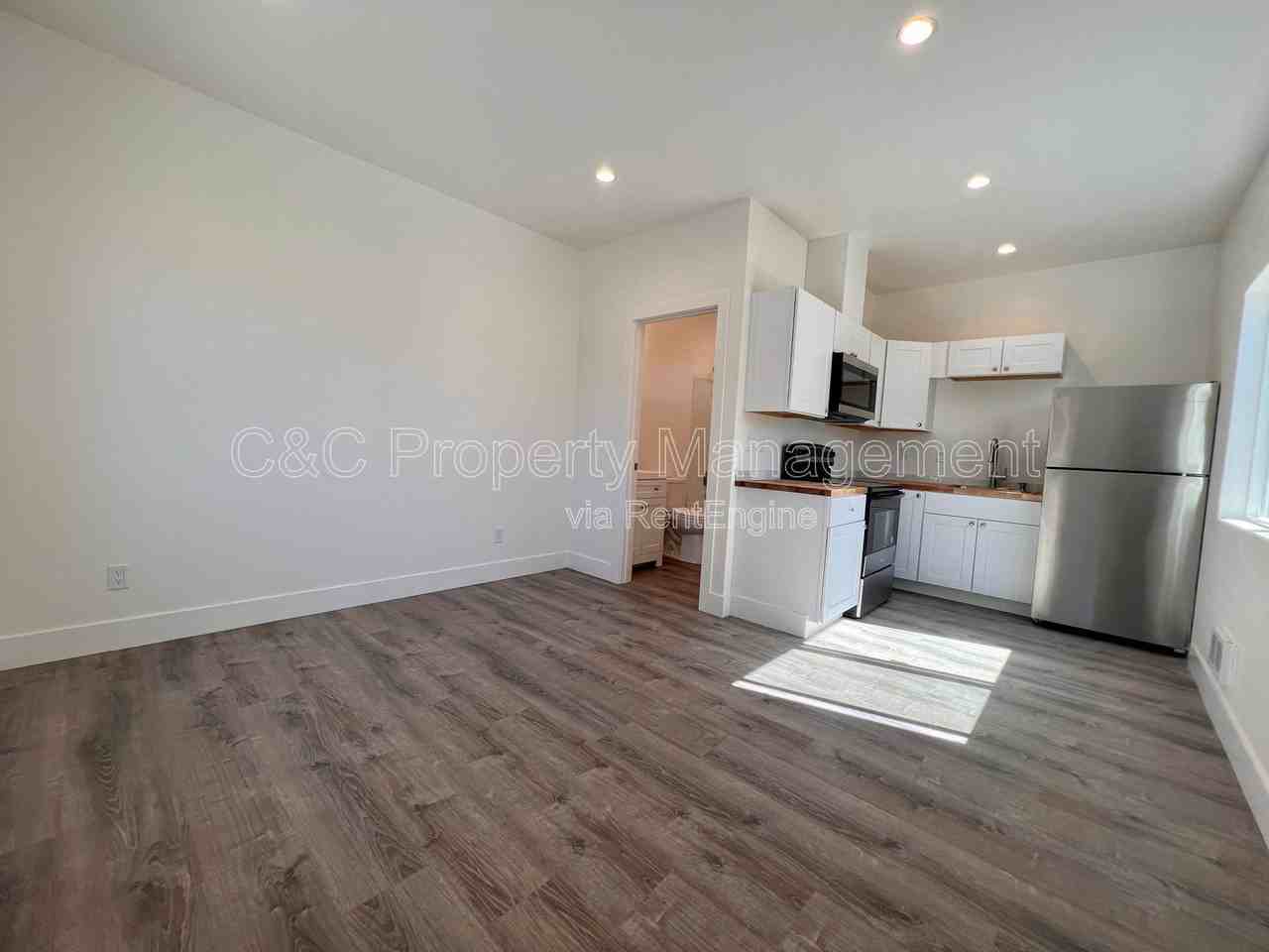 1436 Kenneth St - Photo 2 of 5