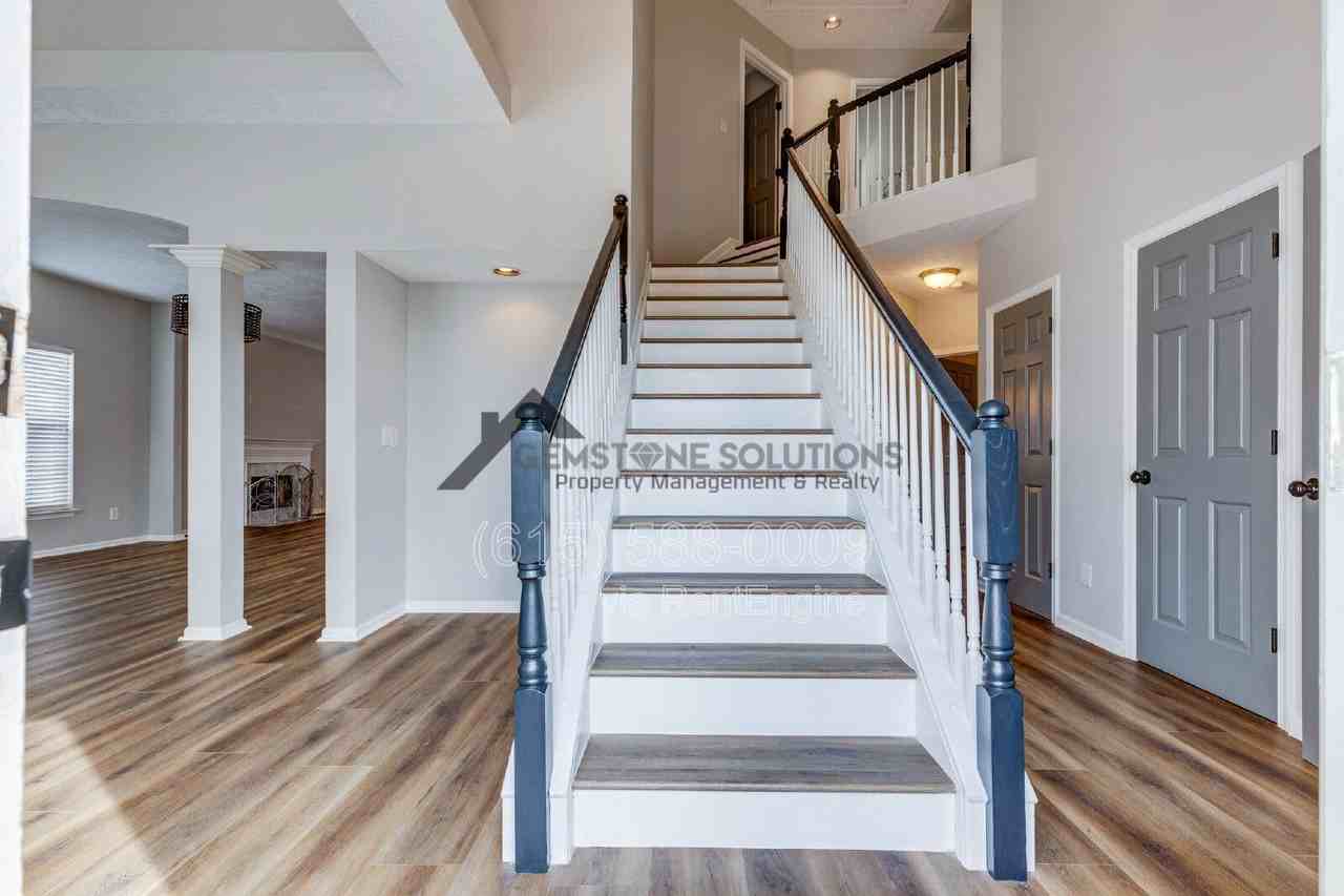 324 Astor Way - Photo 3 of 50