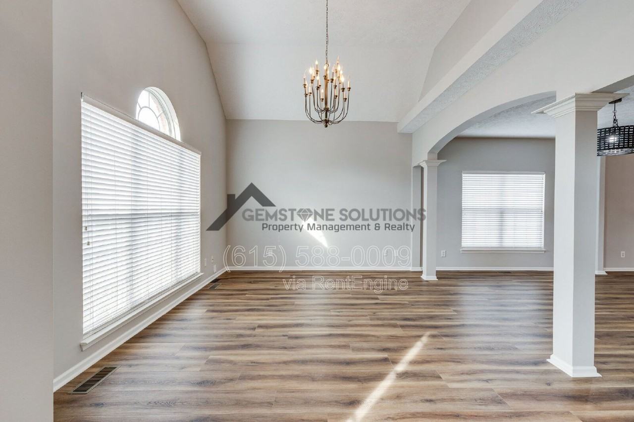 324 Astor Way - Photo 6 of 50