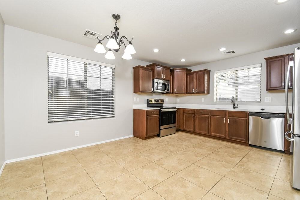 2494 E Boston St - Photo 6 of 17