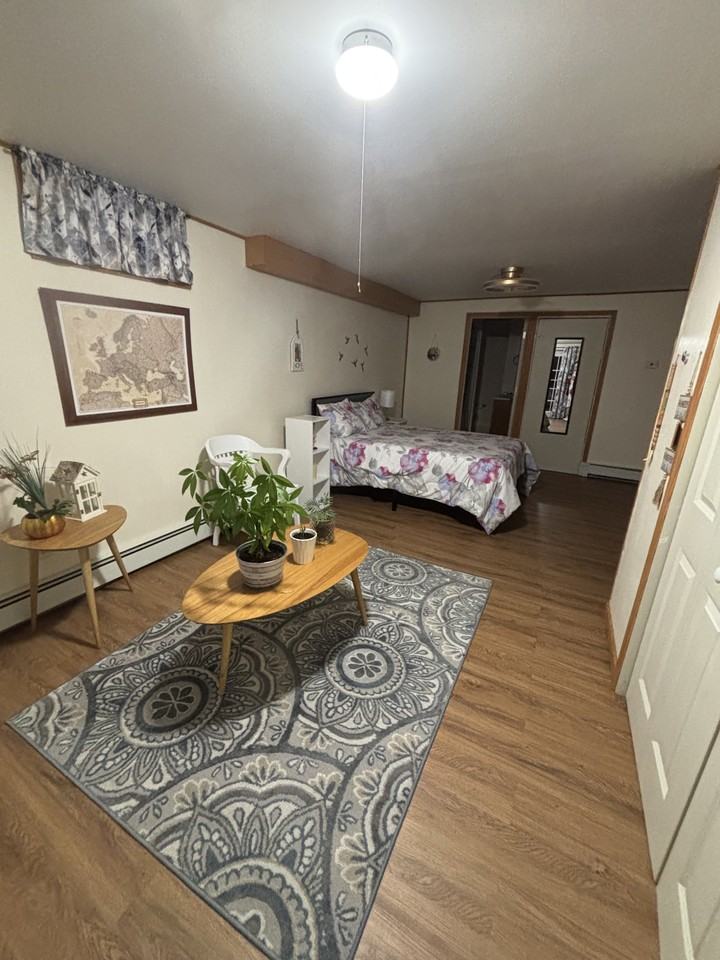 615 June St #C - Photo 4 of 5