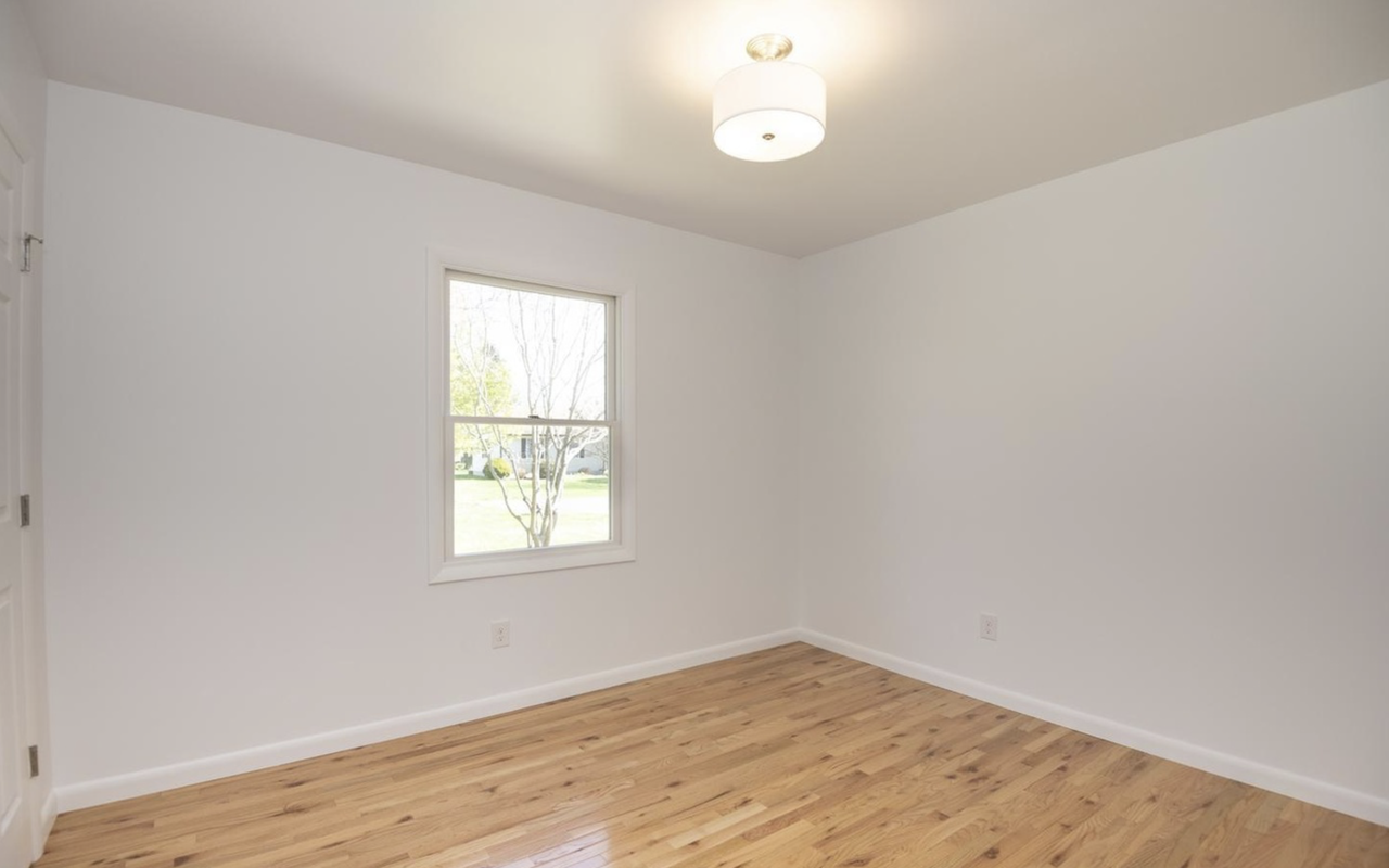 34006 Mulberry Ln - Photo 2 of 17