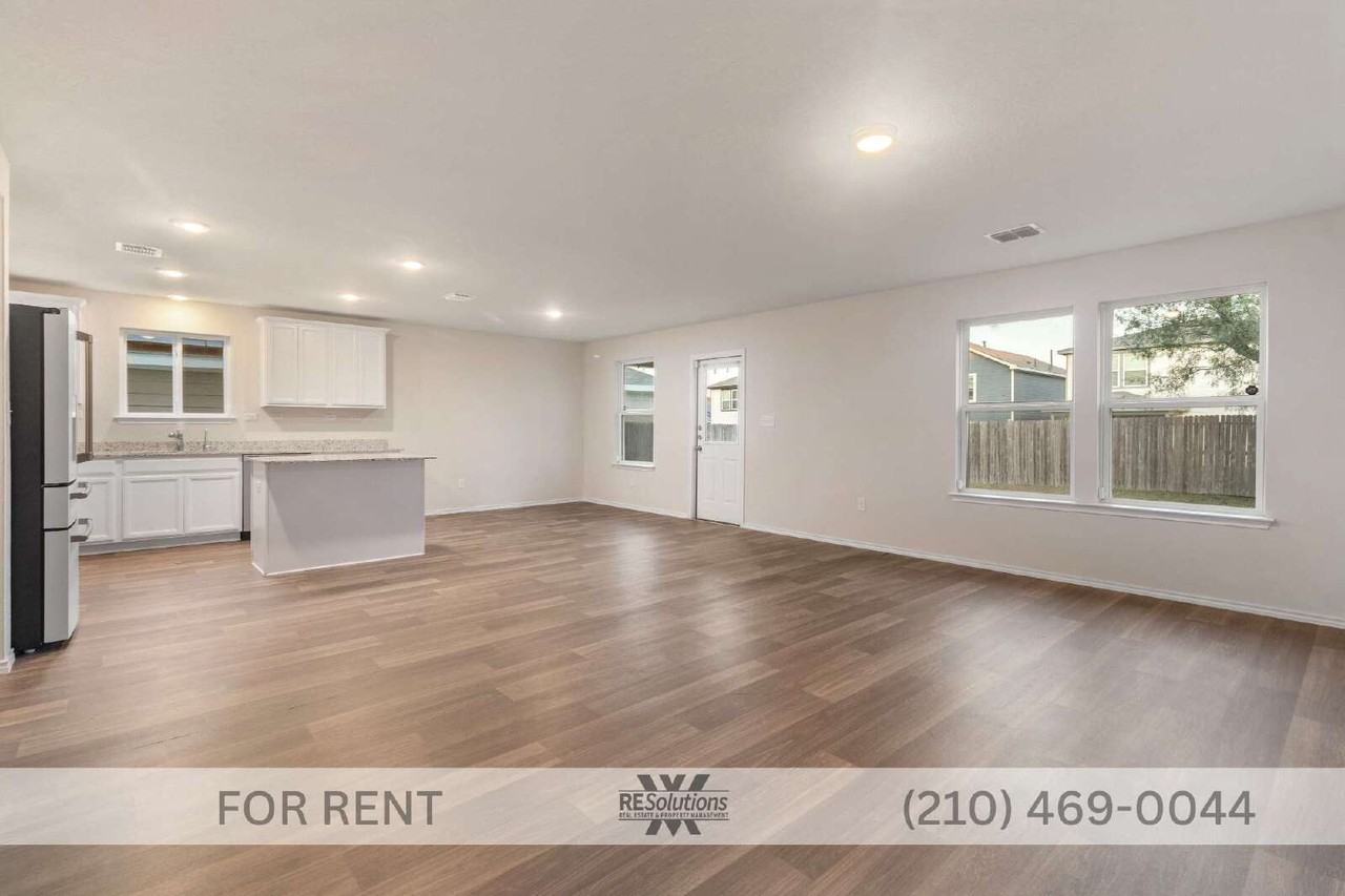 7328 Littlefoot Ln - Photo 3 of 20