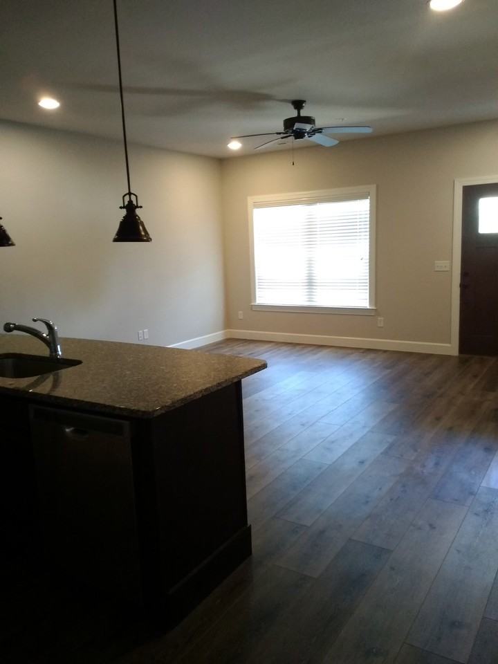 245 Cypress Rdg - Photo 5 of 5