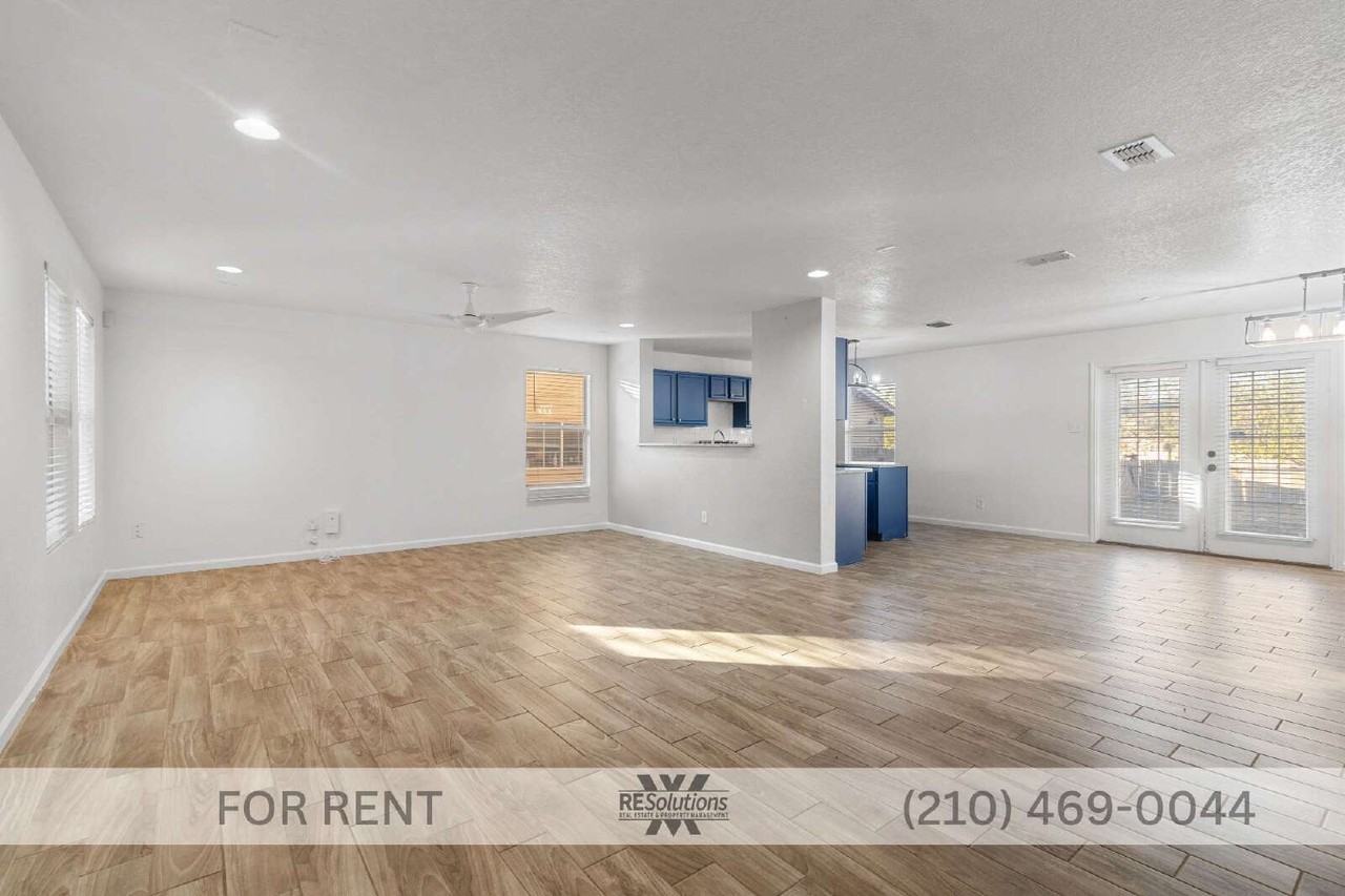 203 Shadbush St - Photo 3 of 19