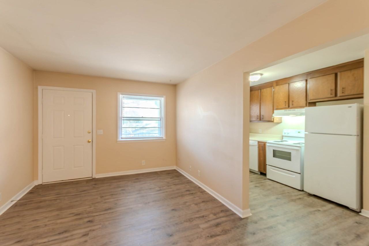 207 30th Ave N - Photo 3 of 6