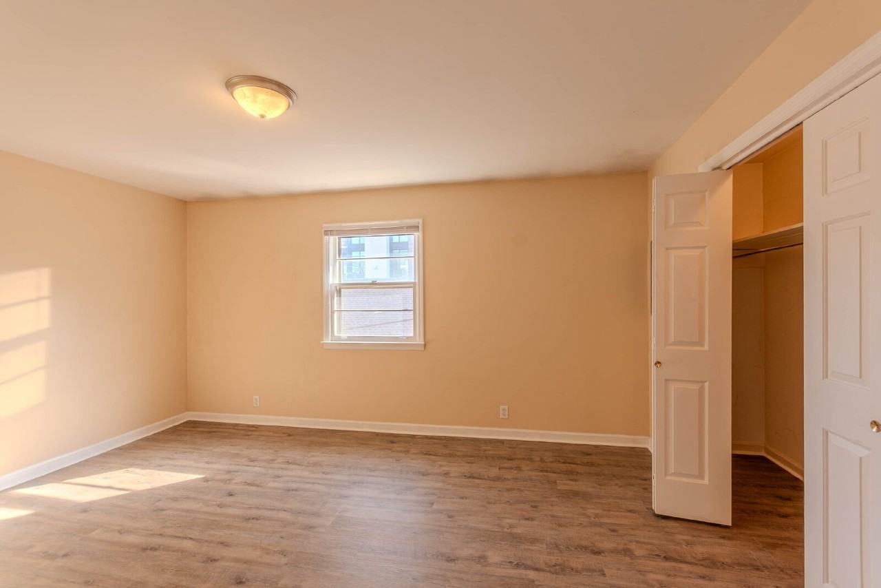 207 30th Ave N - Photo 5 of 6