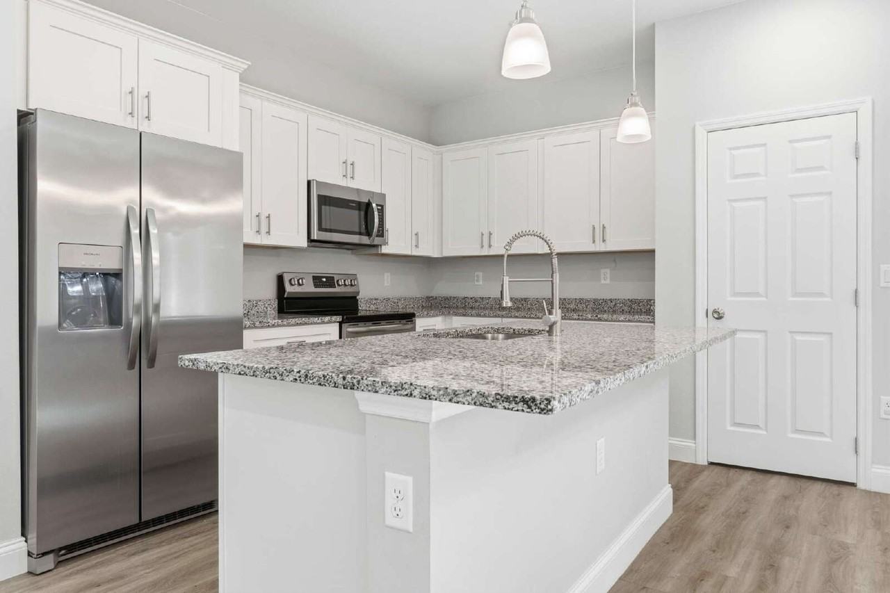 5998 Sw 154th Street Rd - Photo 5 of 38