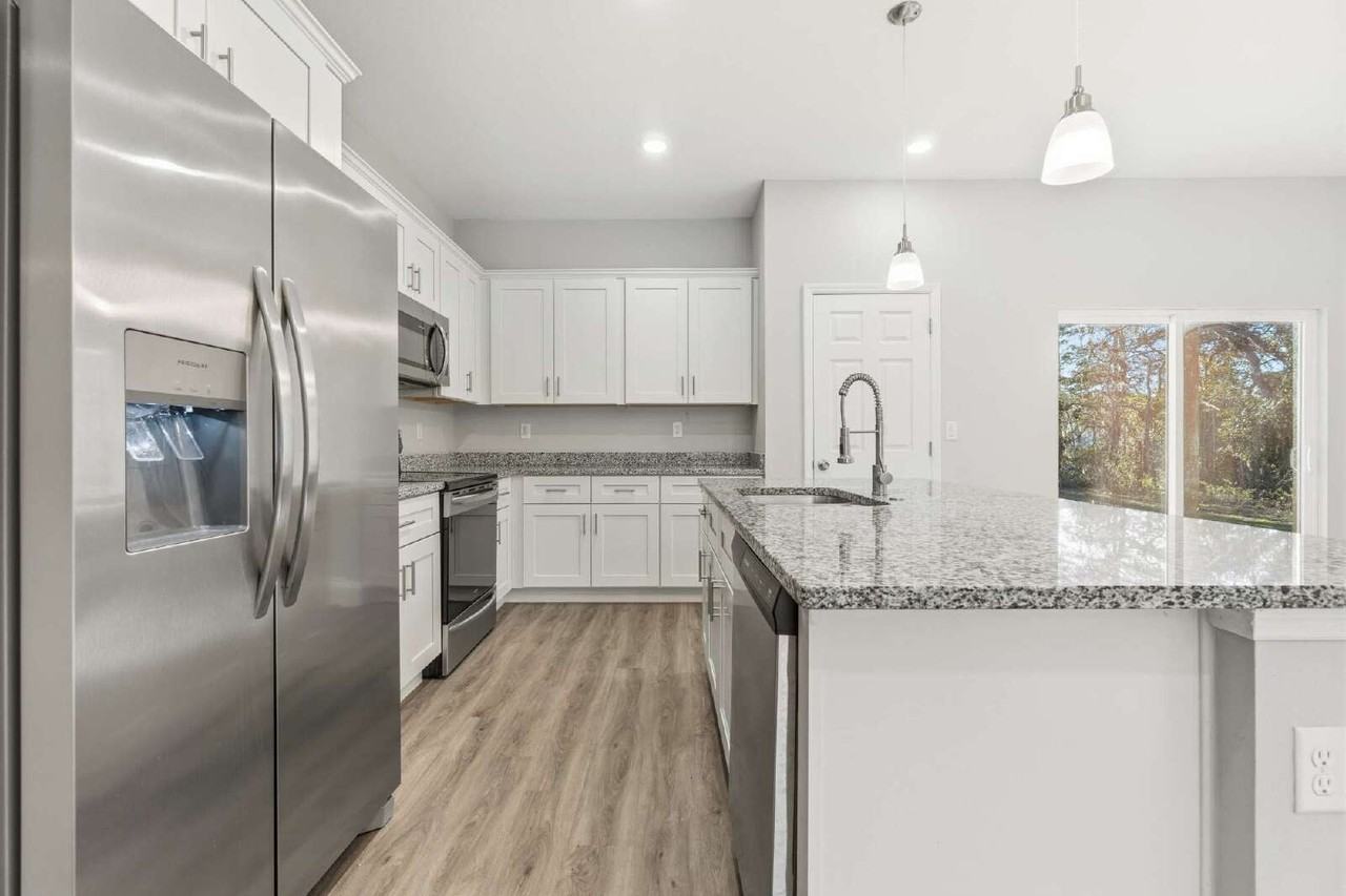 5998 Sw 154th Street Rd - Photo 7 of 38