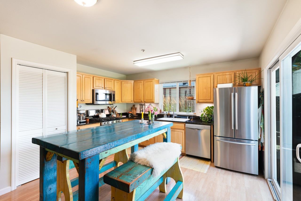 627 Prince Ave - Photo 2 of 25