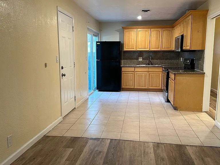 118 Marilyn Avenue - Photo 3 of 26