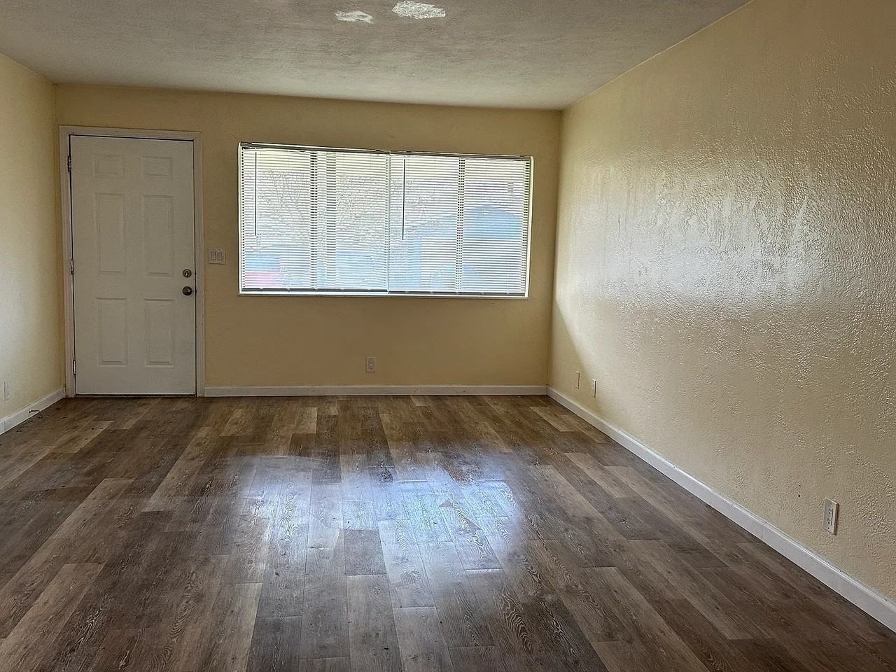 118 Marilyn Avenue - Photo 4 of 26