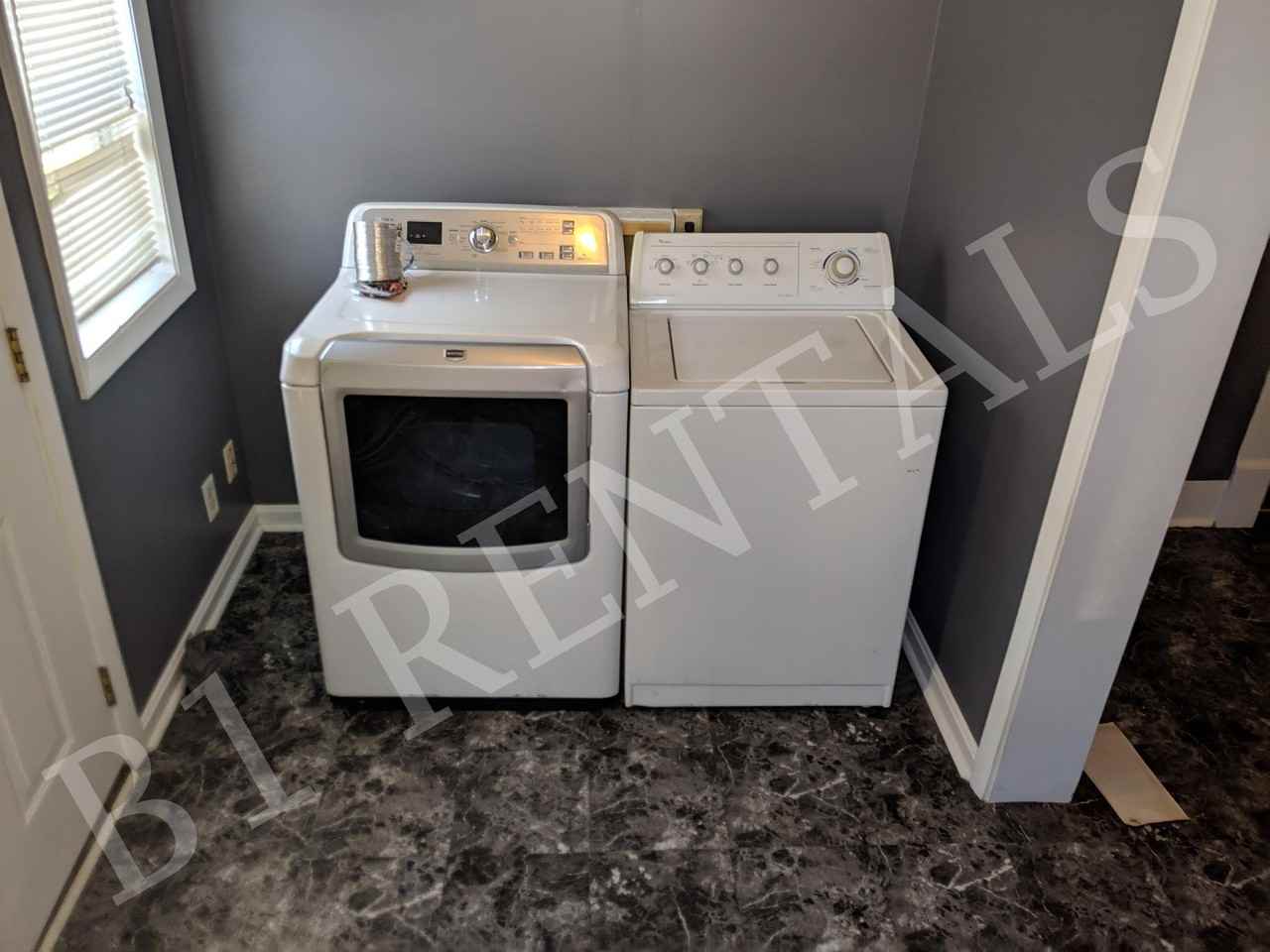 719 Maple St #2 - Photo 3 of 8