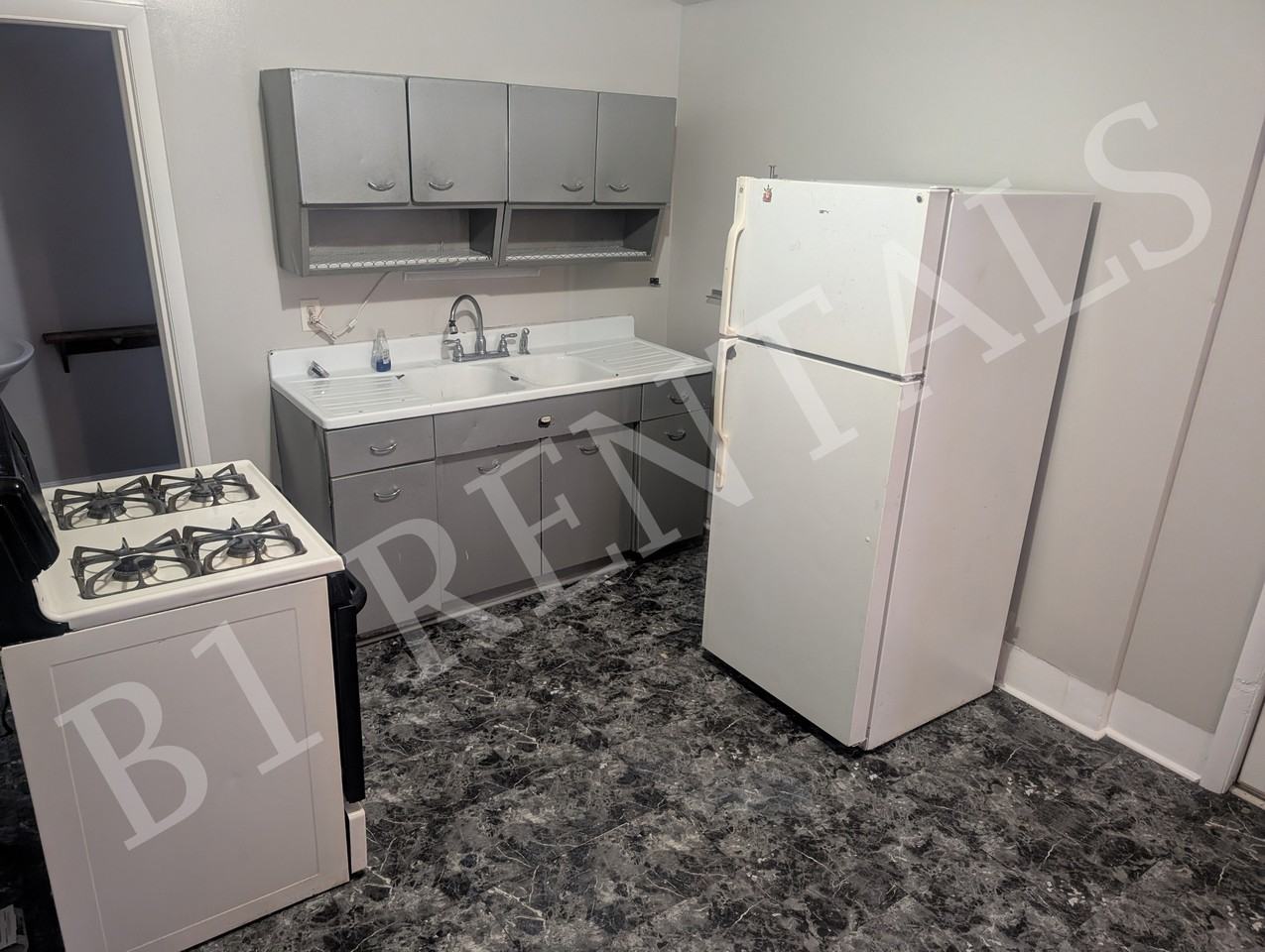 719 Maple St #2 - Photo 2 of 8