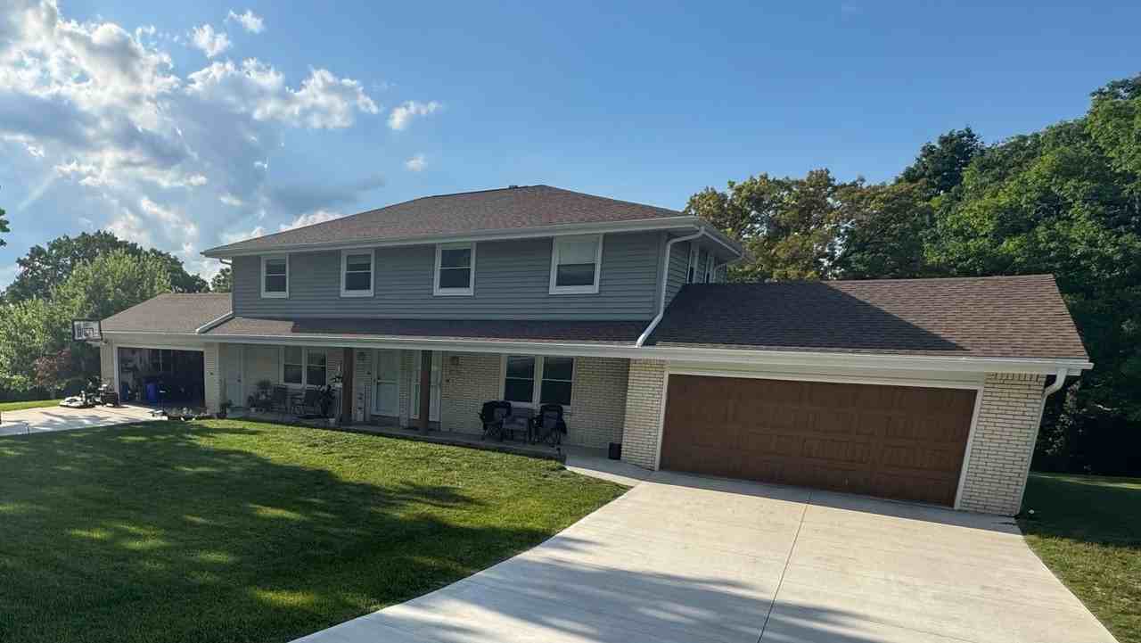 21490 Jill Ct - Photo 3 of 7