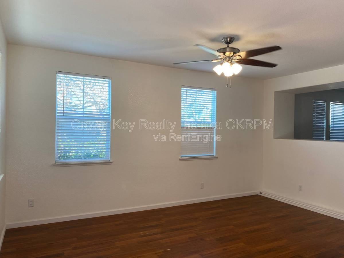 297 Emory Oak Pl - Photo 3 of 10