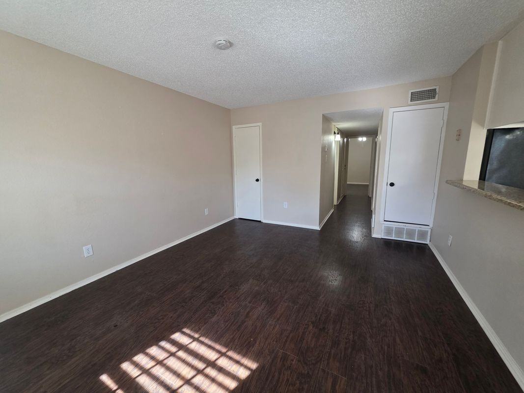 620 Race St ##D - Photo 7 of 31