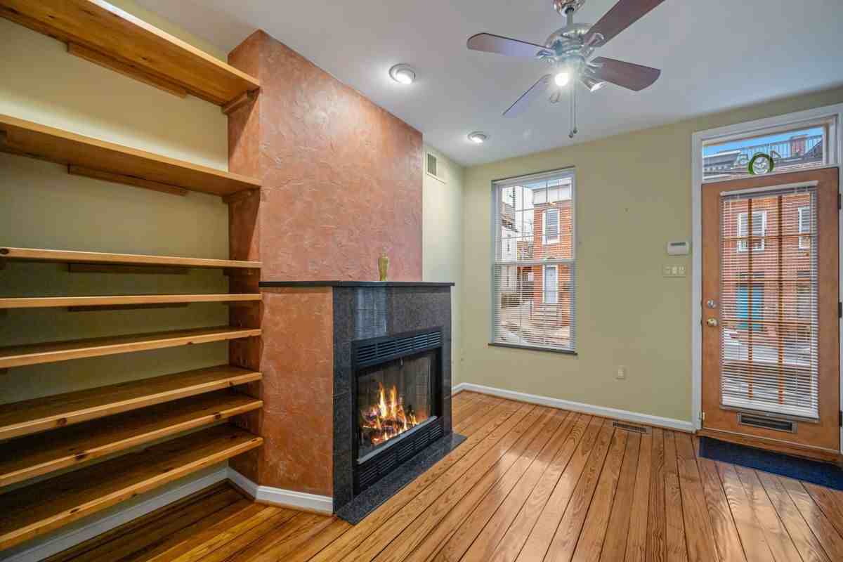 405 E Gittings St - Photo 2 of 20