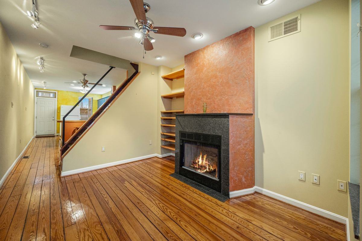 405 E Gittings St - Photo 3 of 20