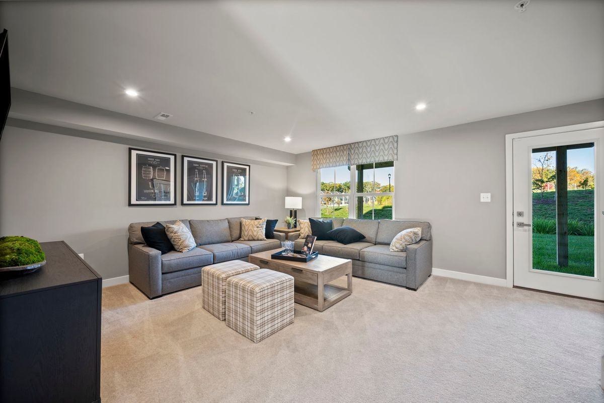 171 Woodgate Cir - Photo 4 of 50