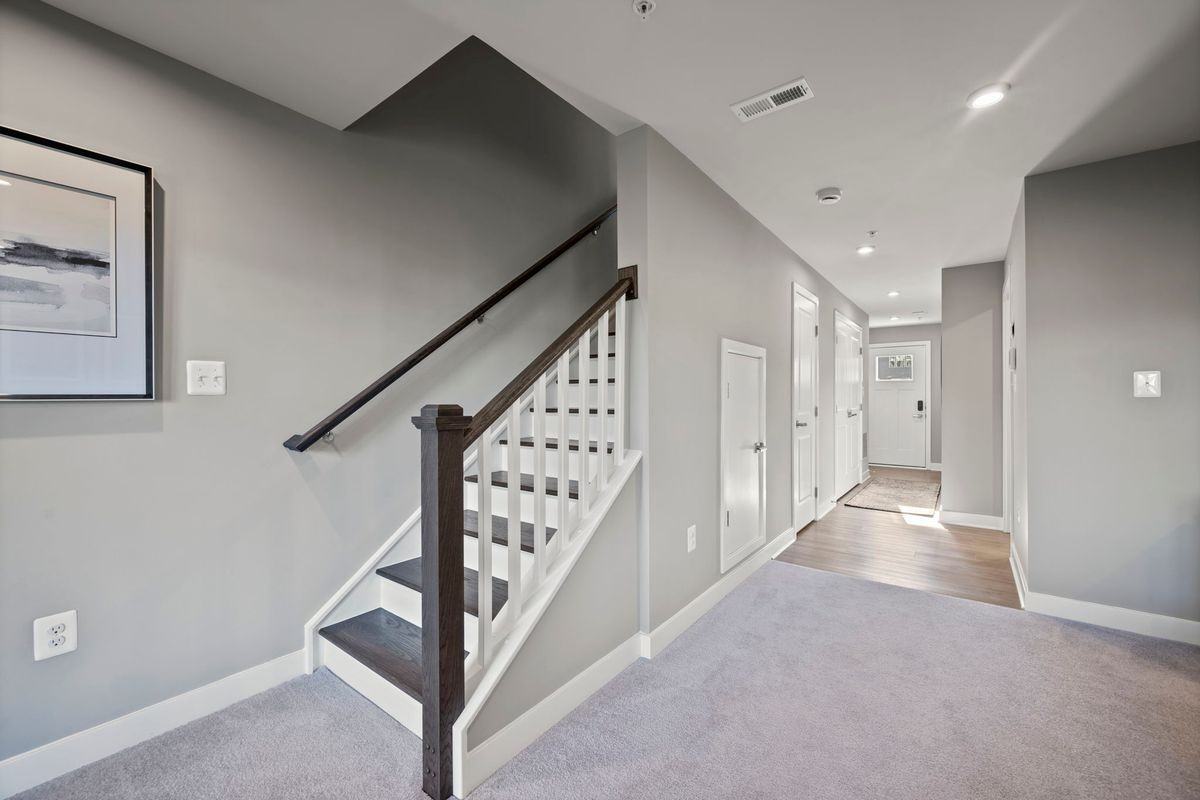 171 Woodgate Cir - Photo 6 of 50